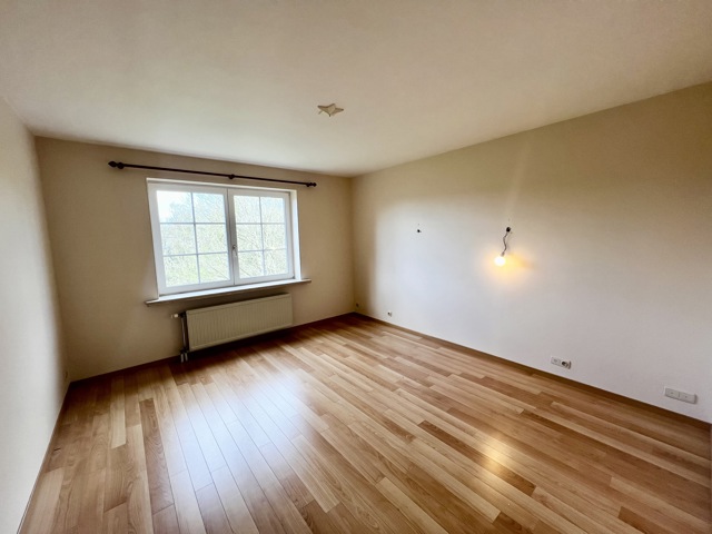 Flat - for rent - 1300 