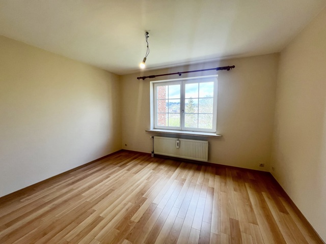 Flat - for rent - 1300 