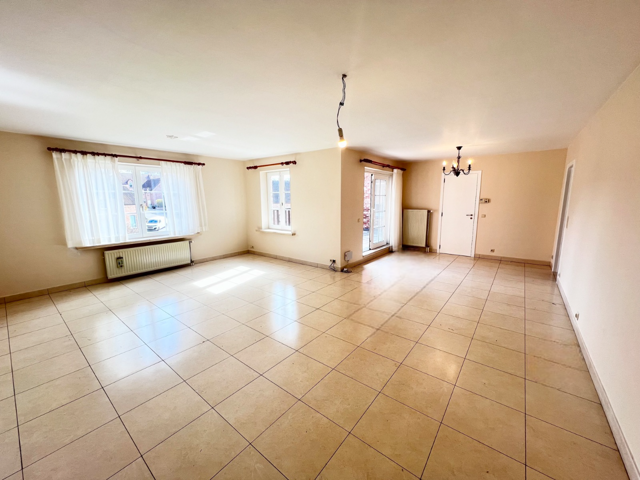 Flat - for rent - 1300 