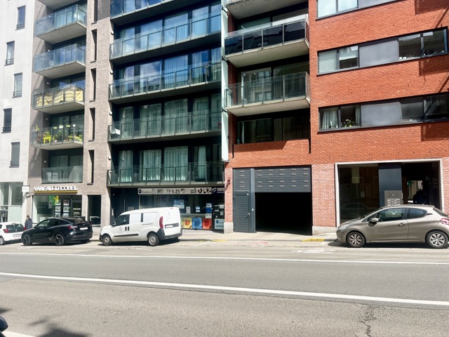 Binnenstaanplaats - te koop - 1040 Etterbeek