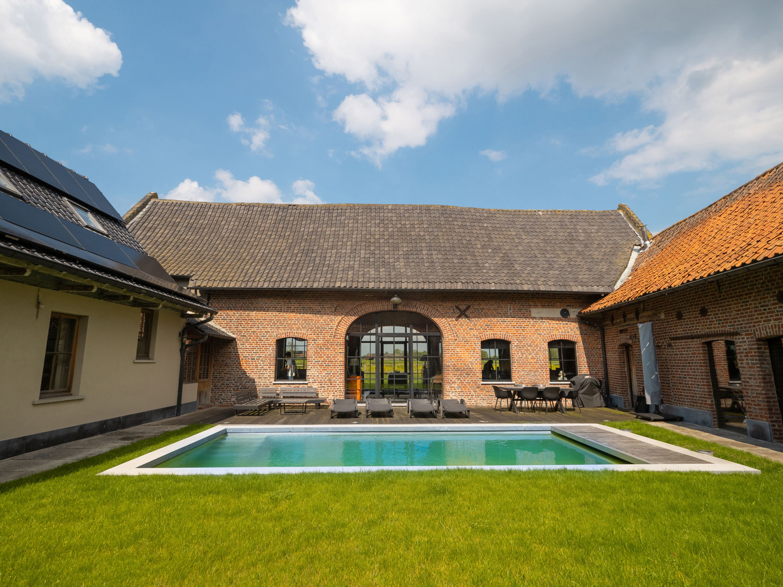 Fermette rénovée offrant une expérience de vie incomparable