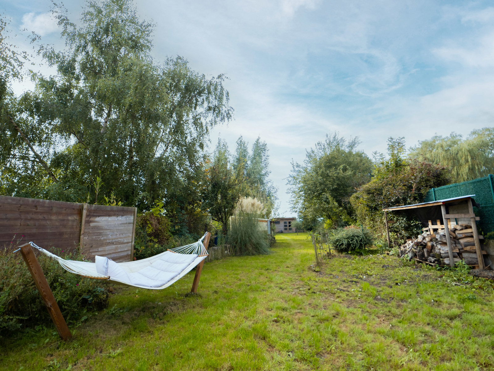 Maison rénovée, 4 chambres, aux allures de loft avec jardin