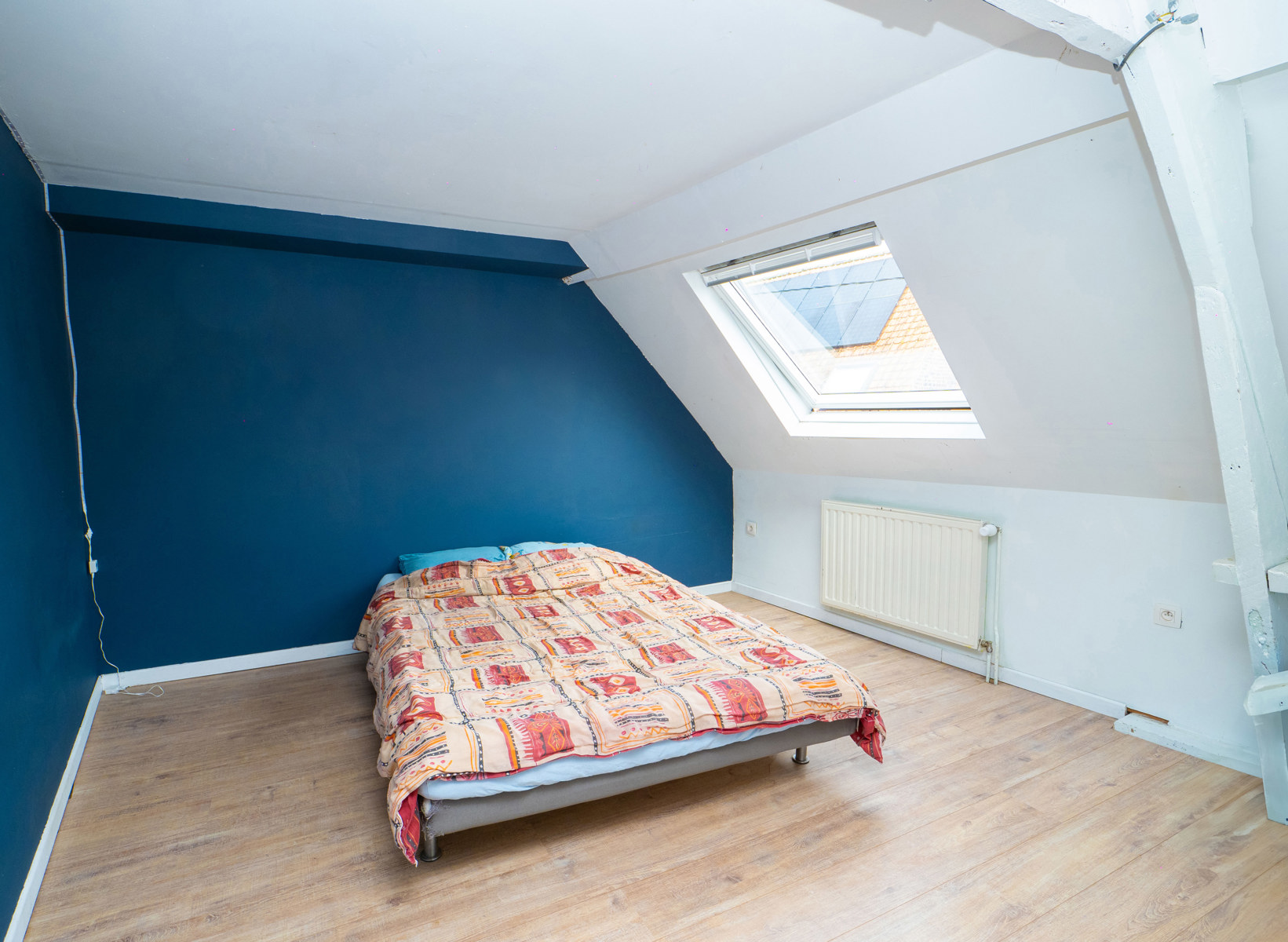 Maison rénovée, 4 chambres, aux allures de loft avec jardin