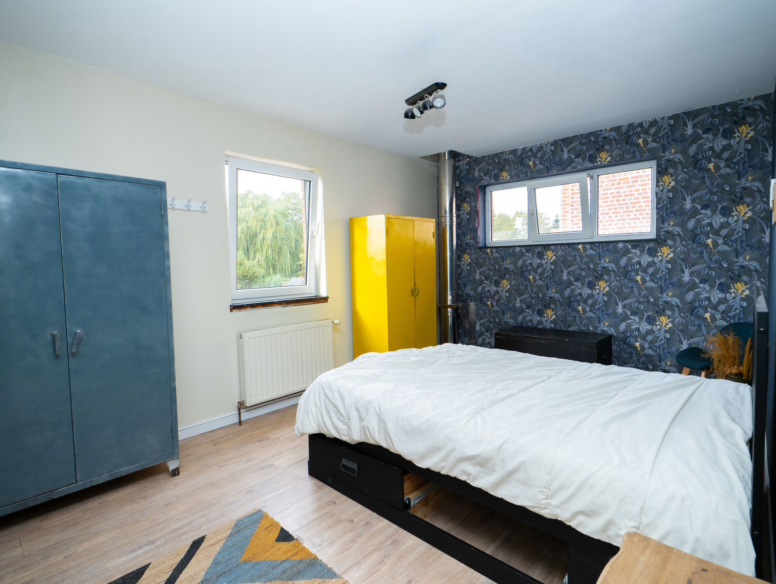 Maison rénovée, 4 chambres, aux allures de loft avec jardin