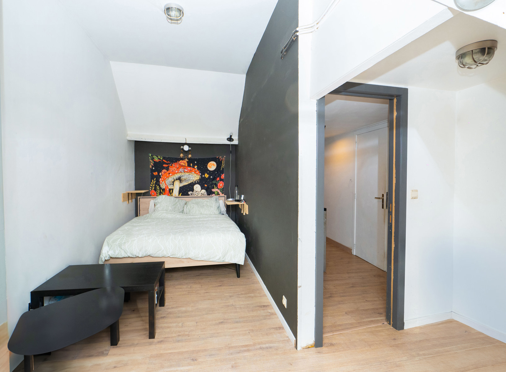 Maison rénovée, 4 chambres, aux allures de loft avec jardin