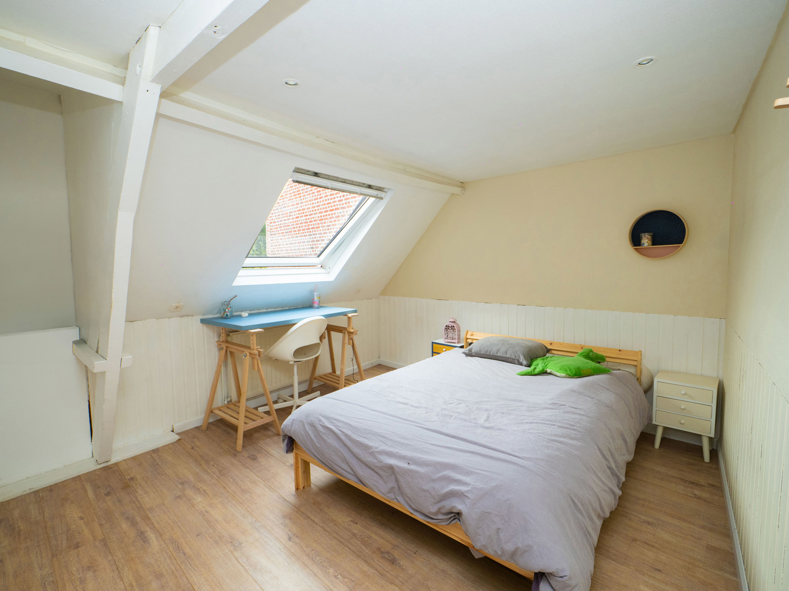 Maison rénovée, 4 chambres, aux allures de loft avec jardin