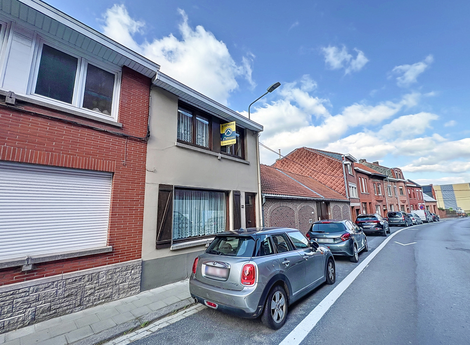 Charmante maison mitoyenne située dans un quartier calme 