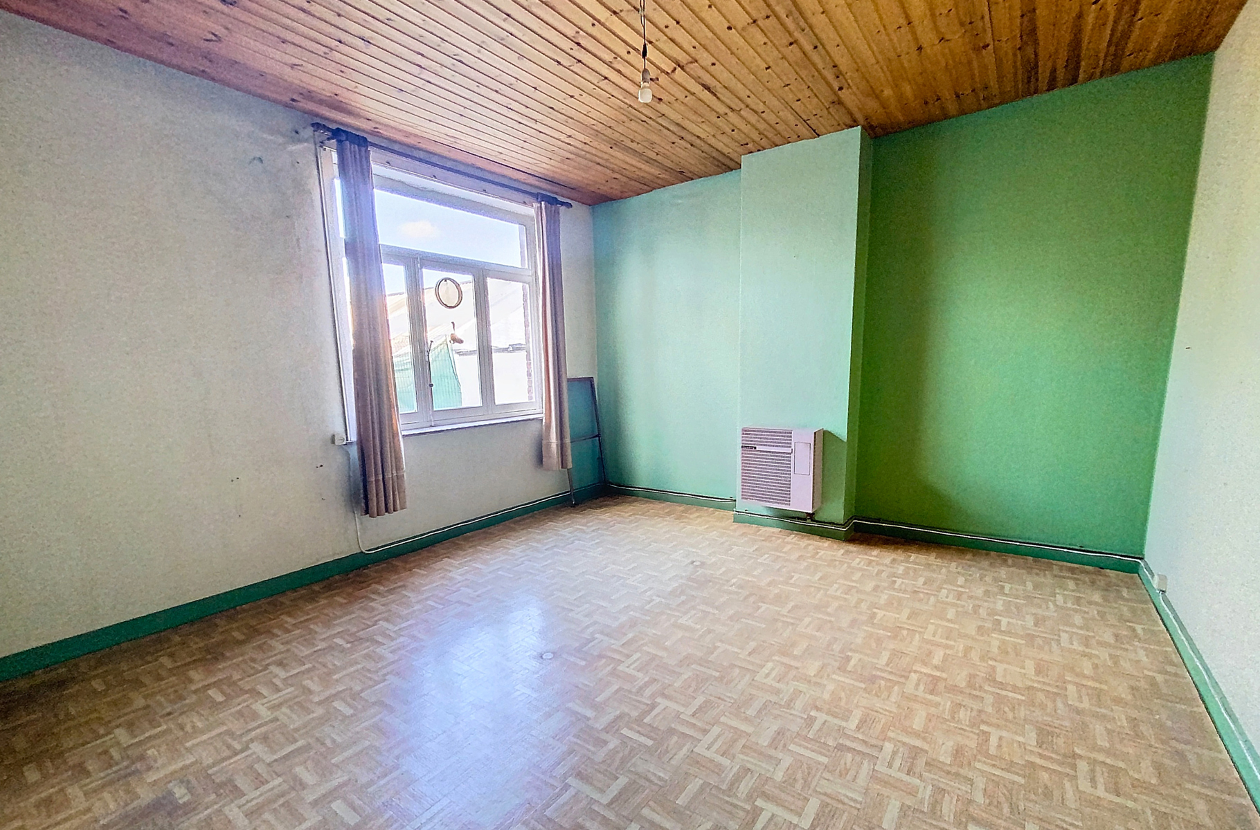 Maison bourgeoise à rénover, pleine de potentiel