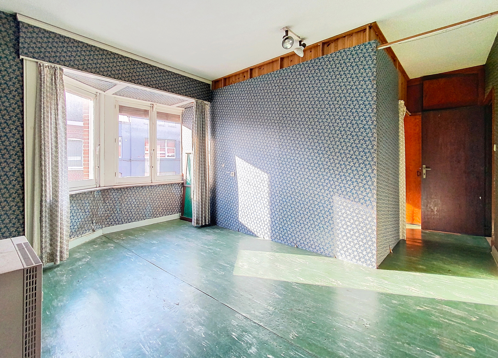 Maison bourgeoise à rénover, pleine de potentiel