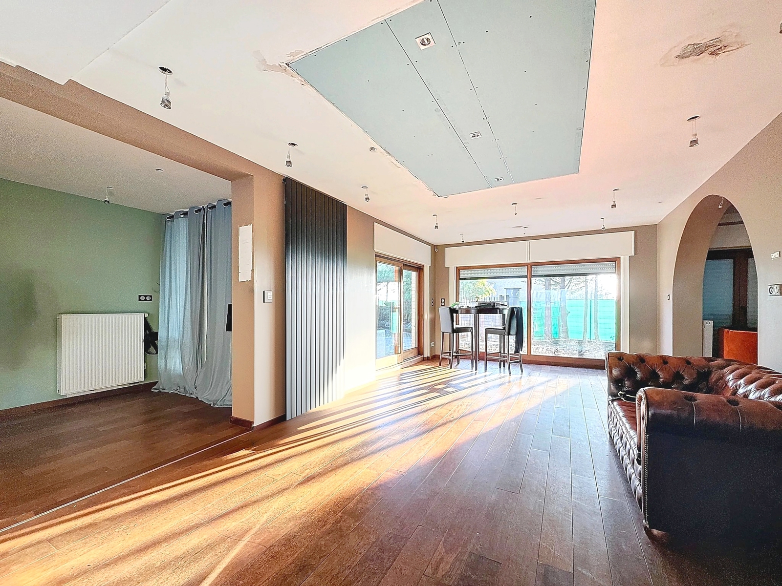 Villa plain-pied 4 chambres sur parcelle d`environ 1700 m²