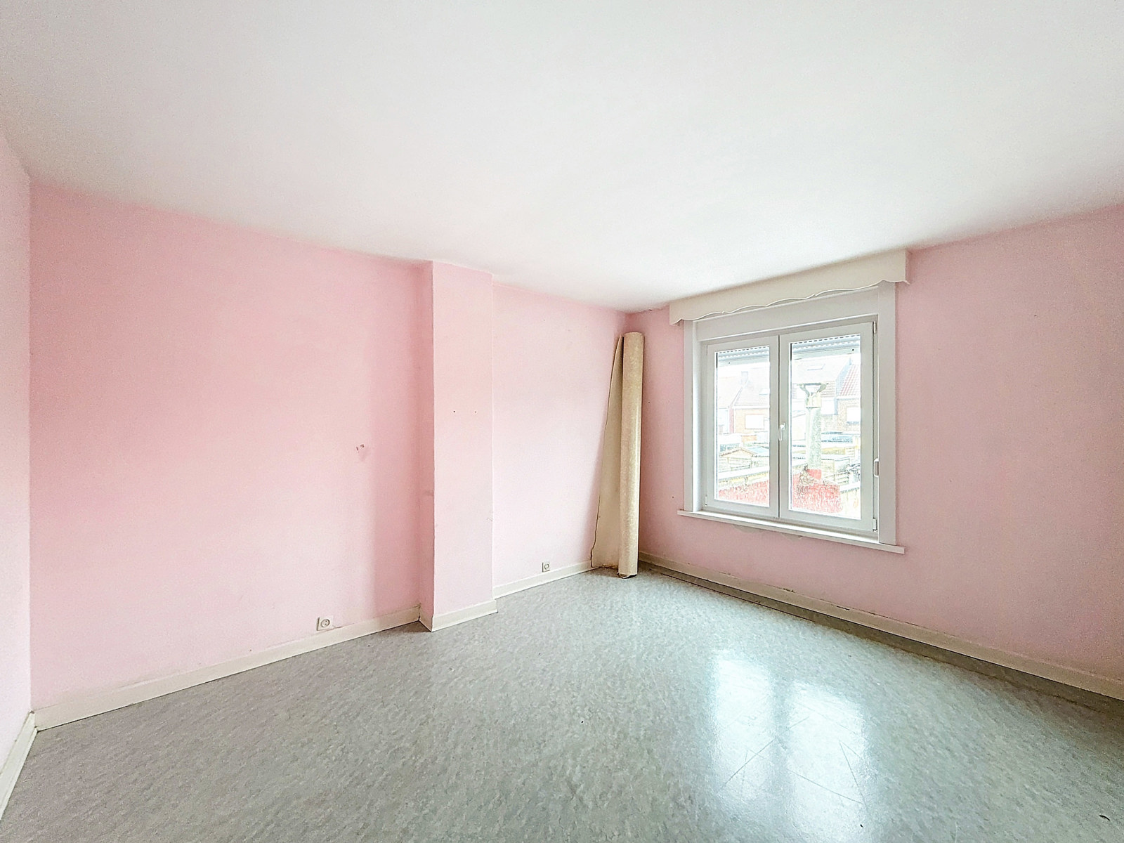 Maison 2 chambres avec jardin dans une rue paisible