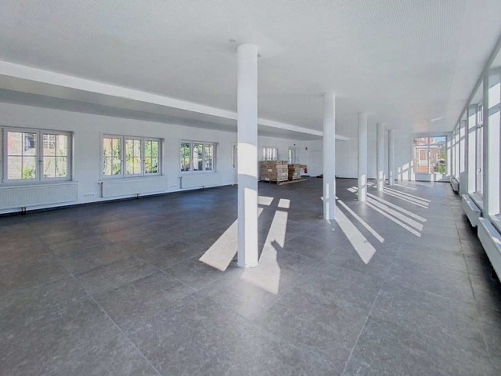 Bureaux spacieux et remis à neuf sur Tournai