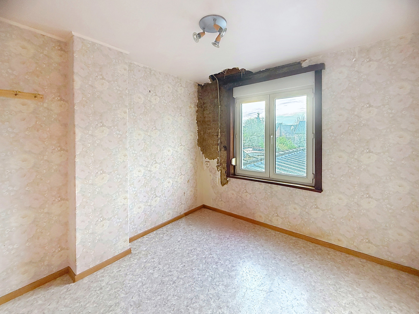 Maison mitoyenne avec jardin à Luingne