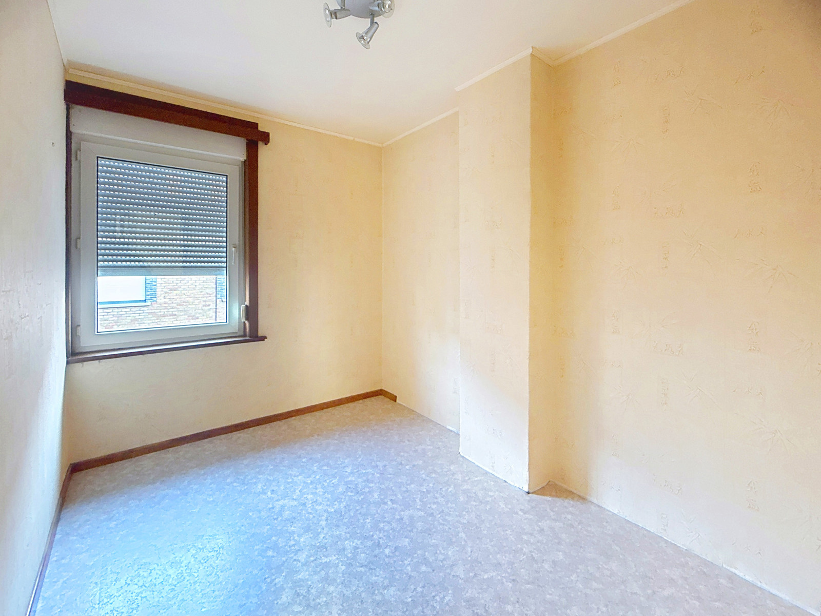 Maison mitoyenne avec jardin à Luingne