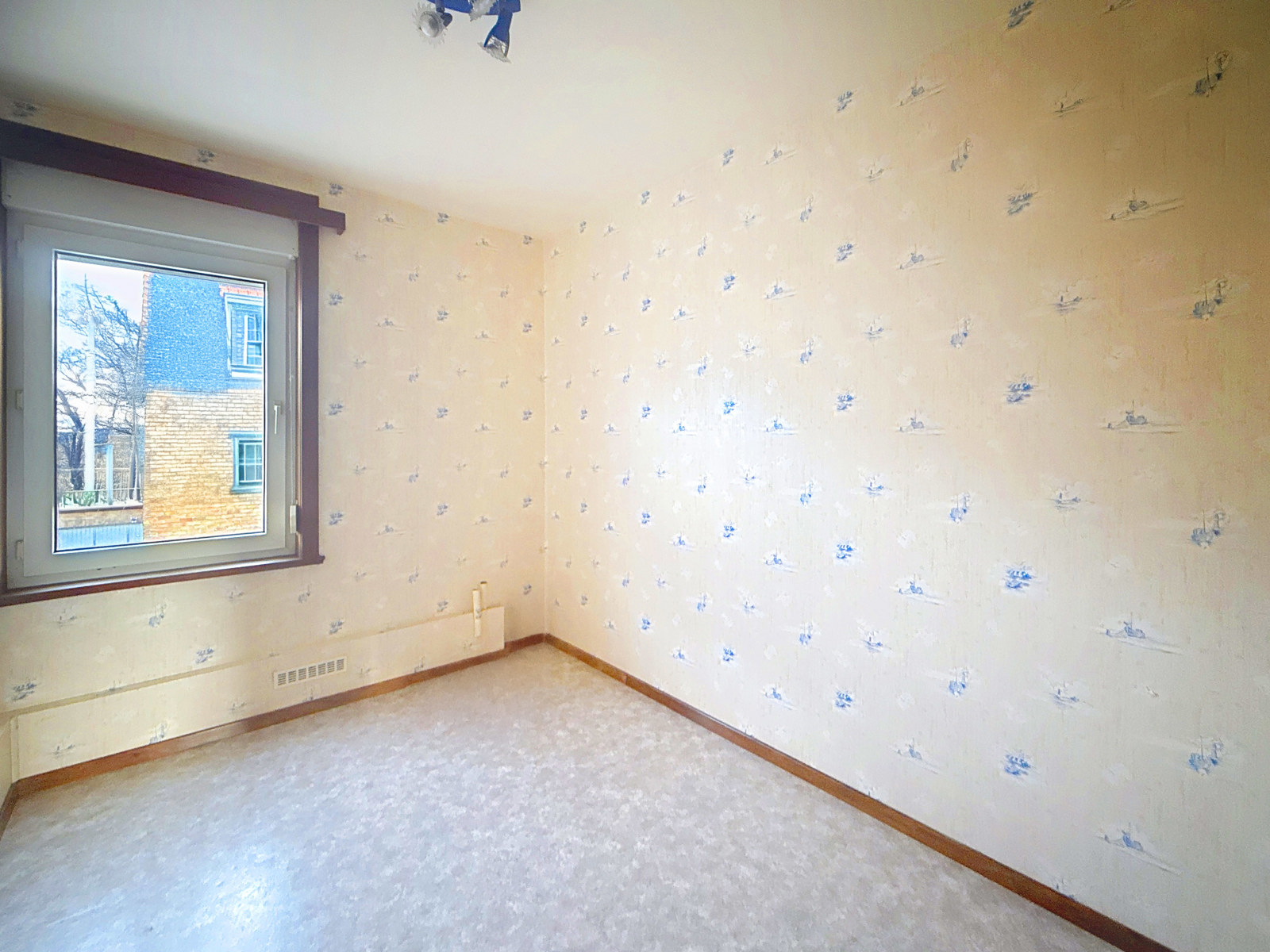 Maison mitoyenne avec jardin à Luingne