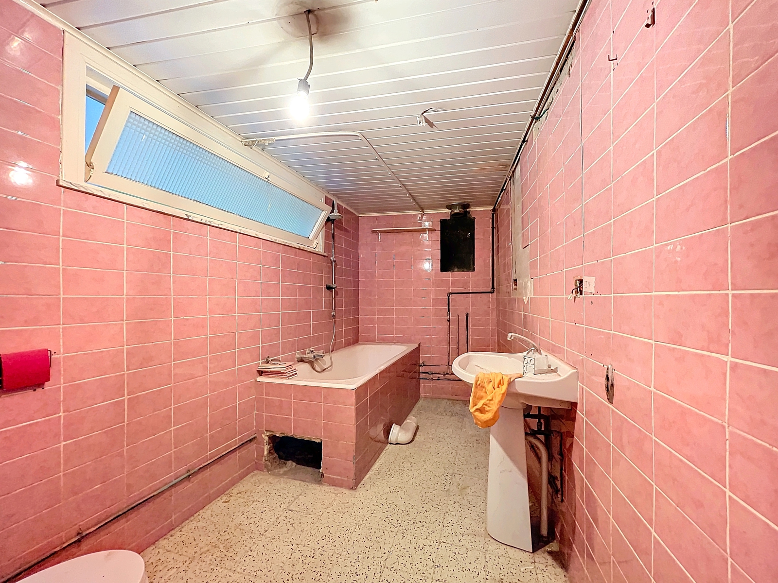 Fermette à rénover avec 4 chambres et 2 garages