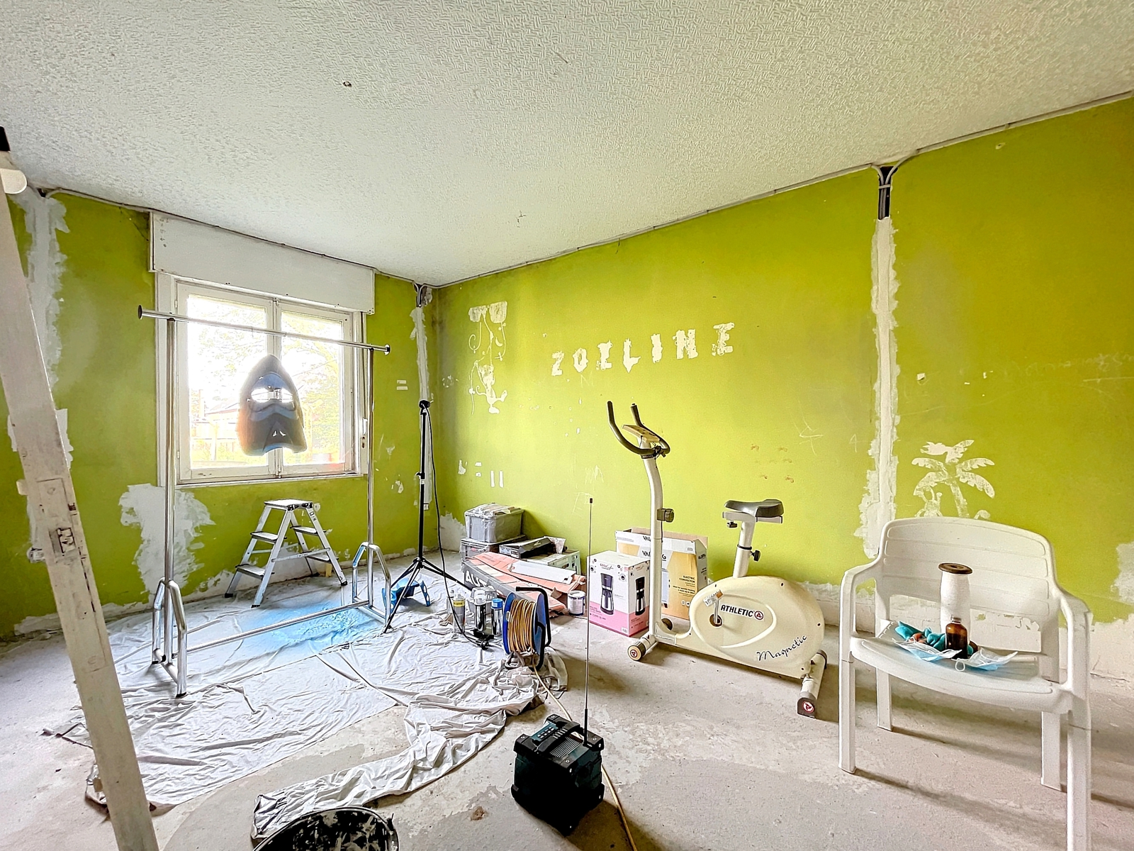 Fermette à rénover avec 4 chambres et 2 garages