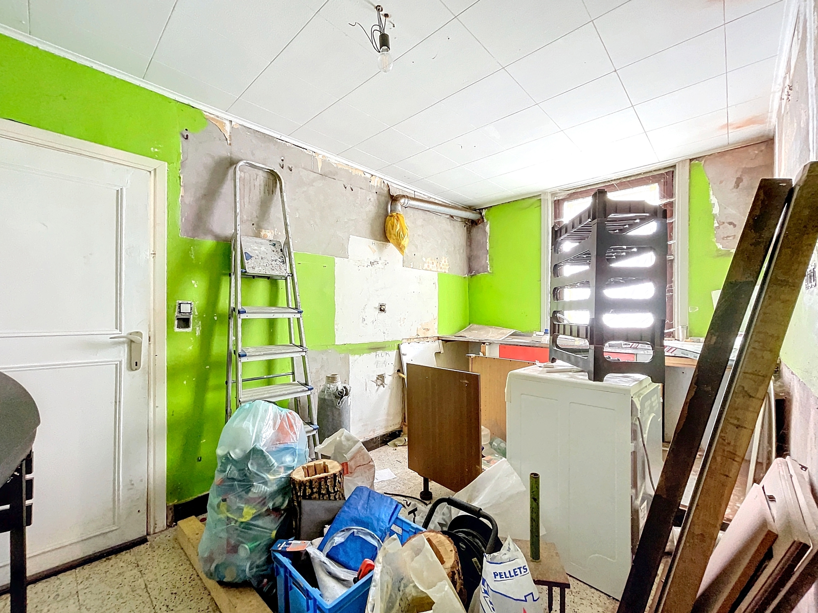 Fermette à rénover avec 4 chambres et 2 garages