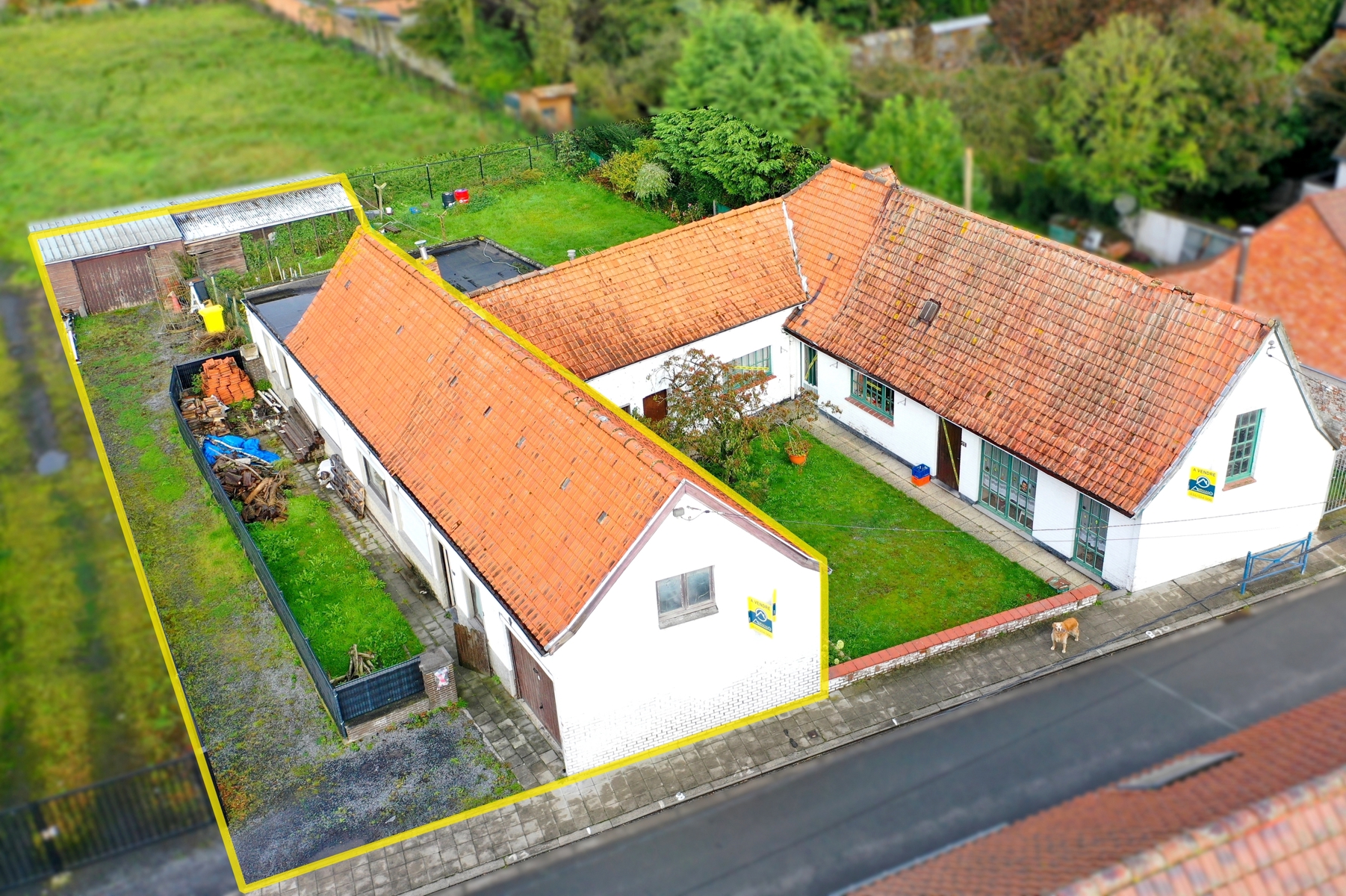 Fermette à rénover avec 4 chambres et 2 garages