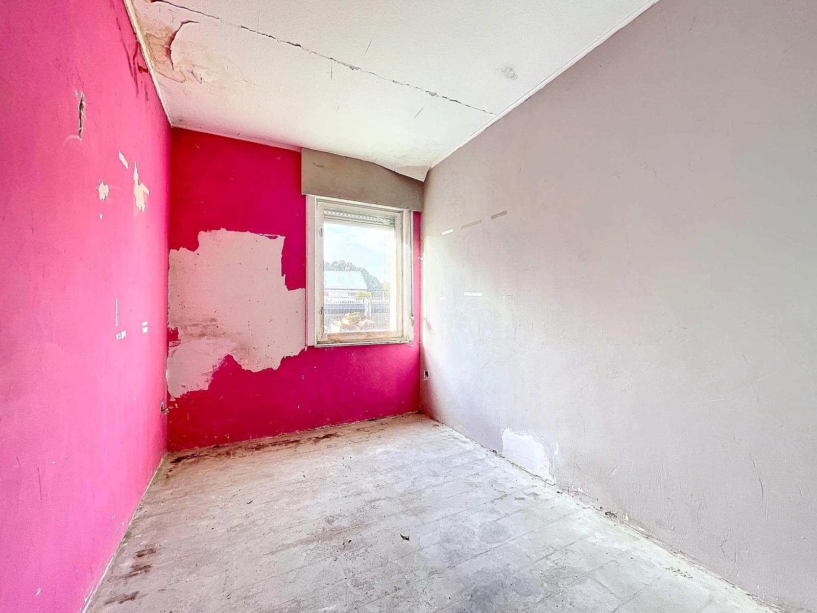 Fermette à rénover avec 4 chambres et 2 garages