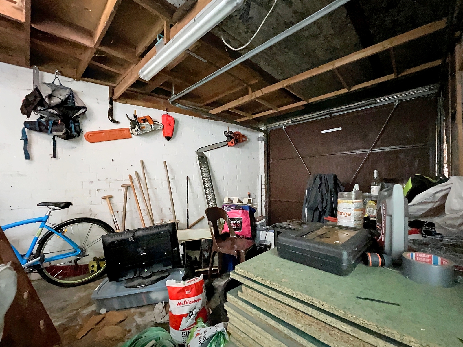 Fermette à rénover avec 4 chambres et 2 garages