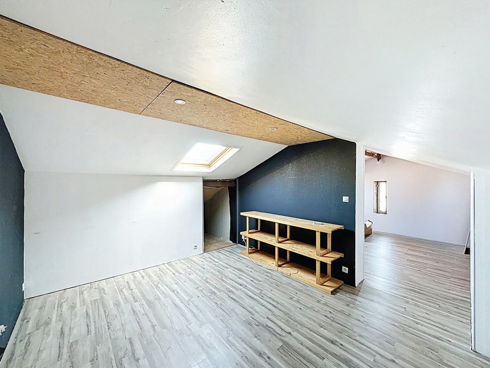 Villa de plain-pied, située proche de toutes commodités.