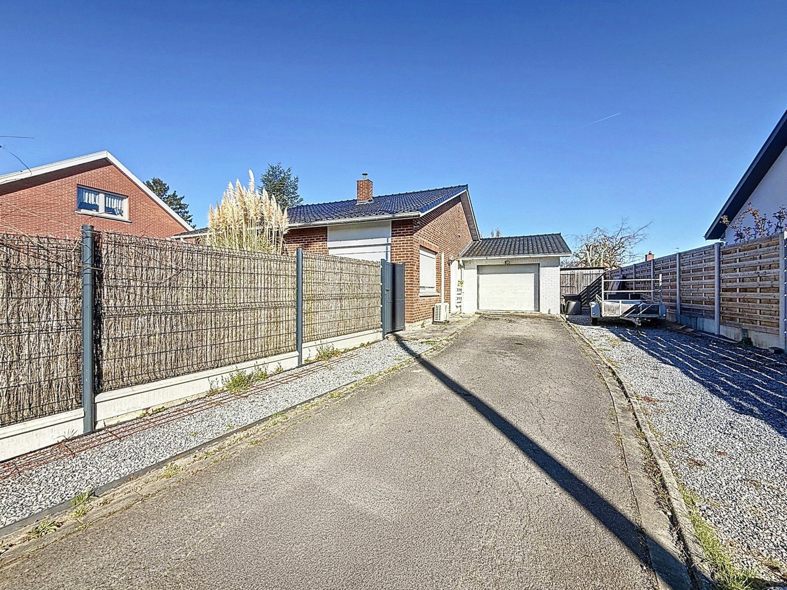 Villa de plain-pied, située proche de toutes commodités.