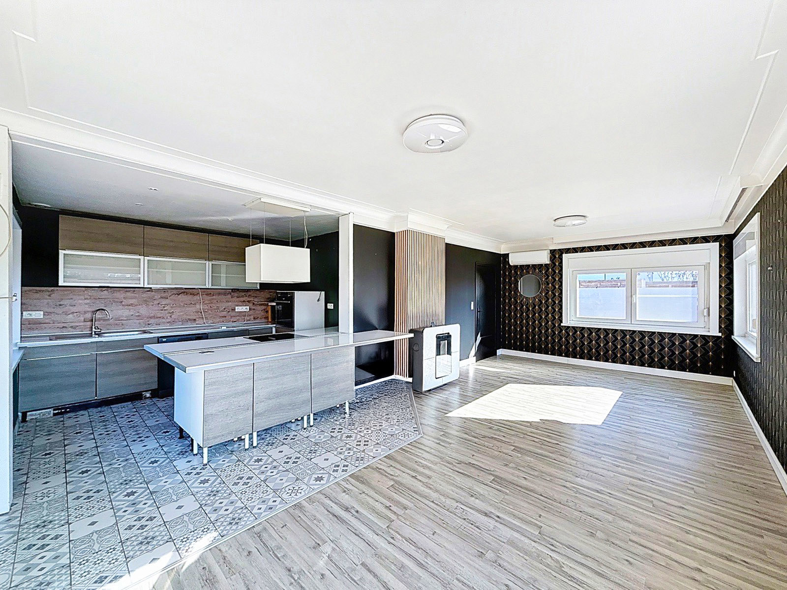 Villa de plain-pied, située proche de toutes commodités.