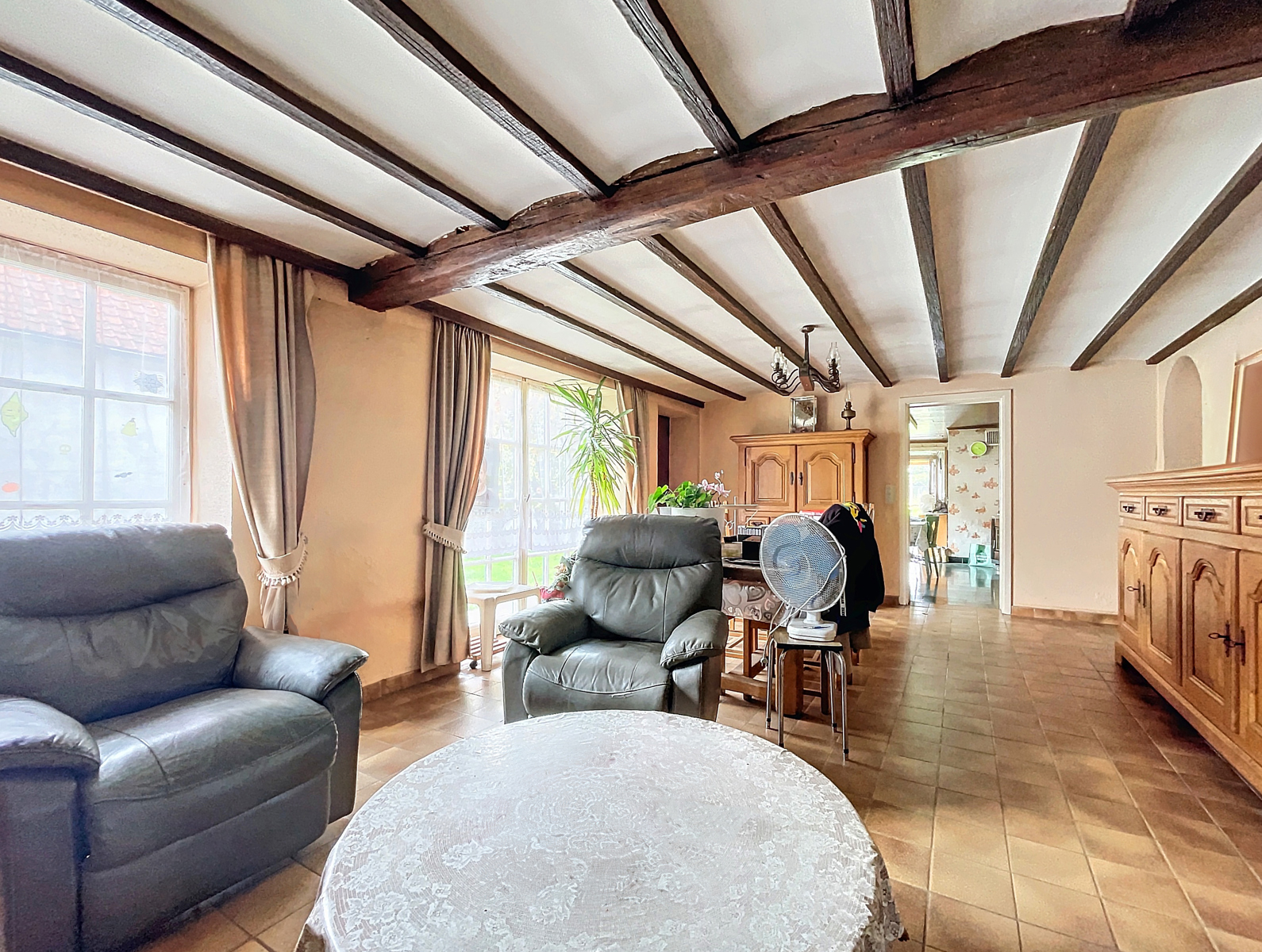 Fermette à rénover avec 4 chambres 