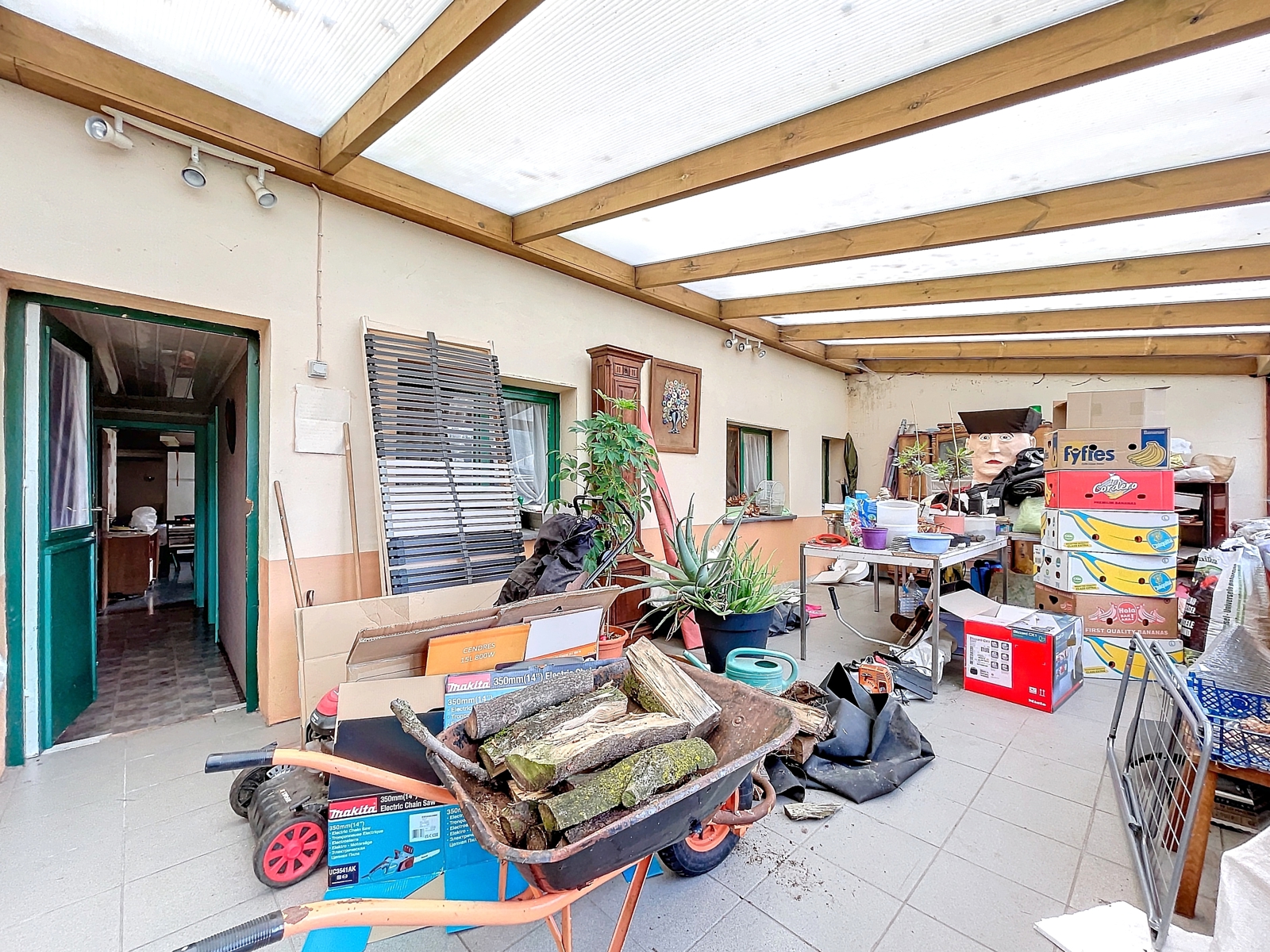 Fermette à rénover avec 4 chambres 