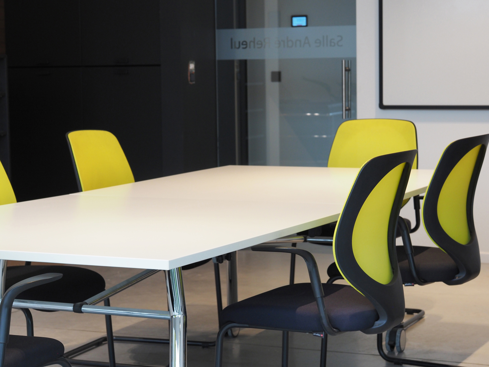 Splendide bureau à louer en open-space