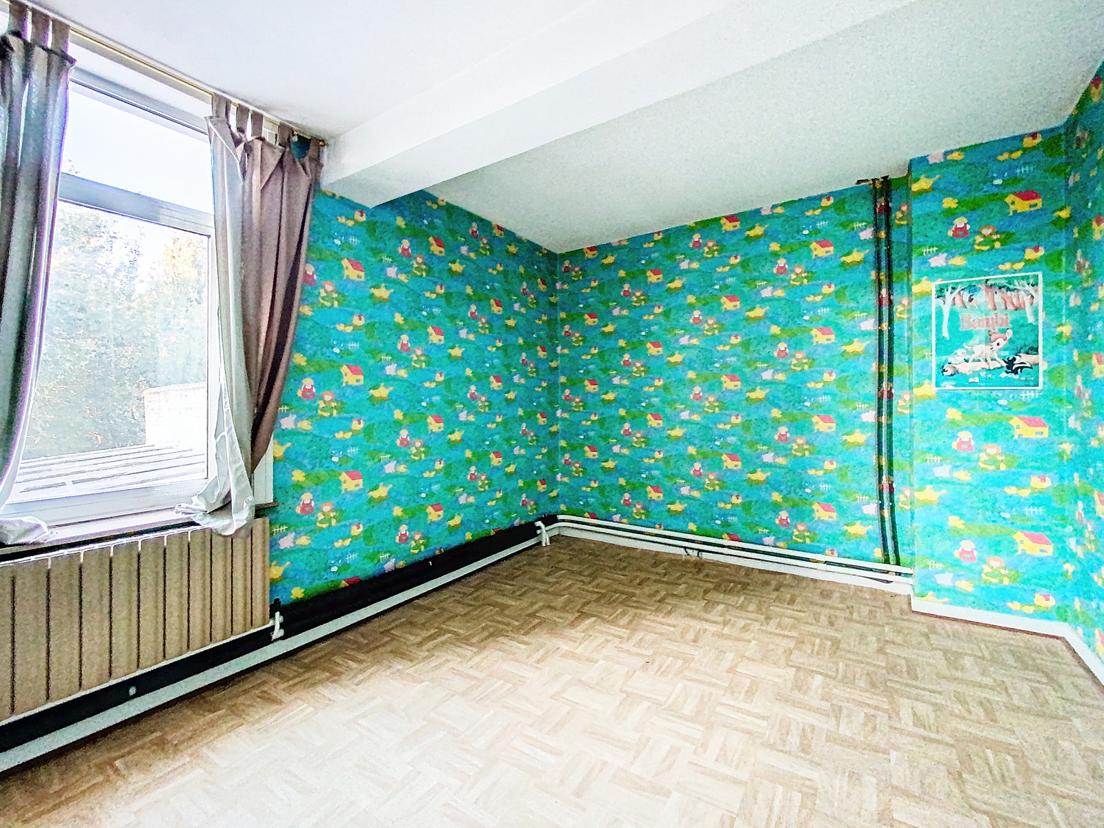 Maison de commerce avec jardin et espace habitation à Pecq