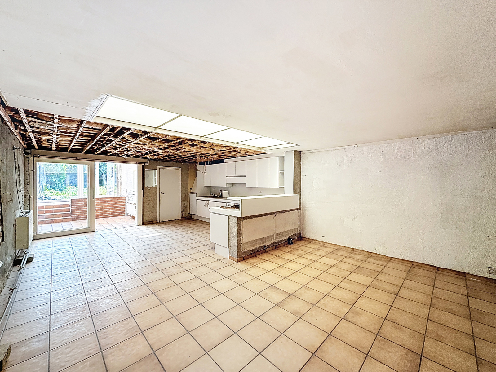 Maison à rénover située à Mouscron avec jardin 