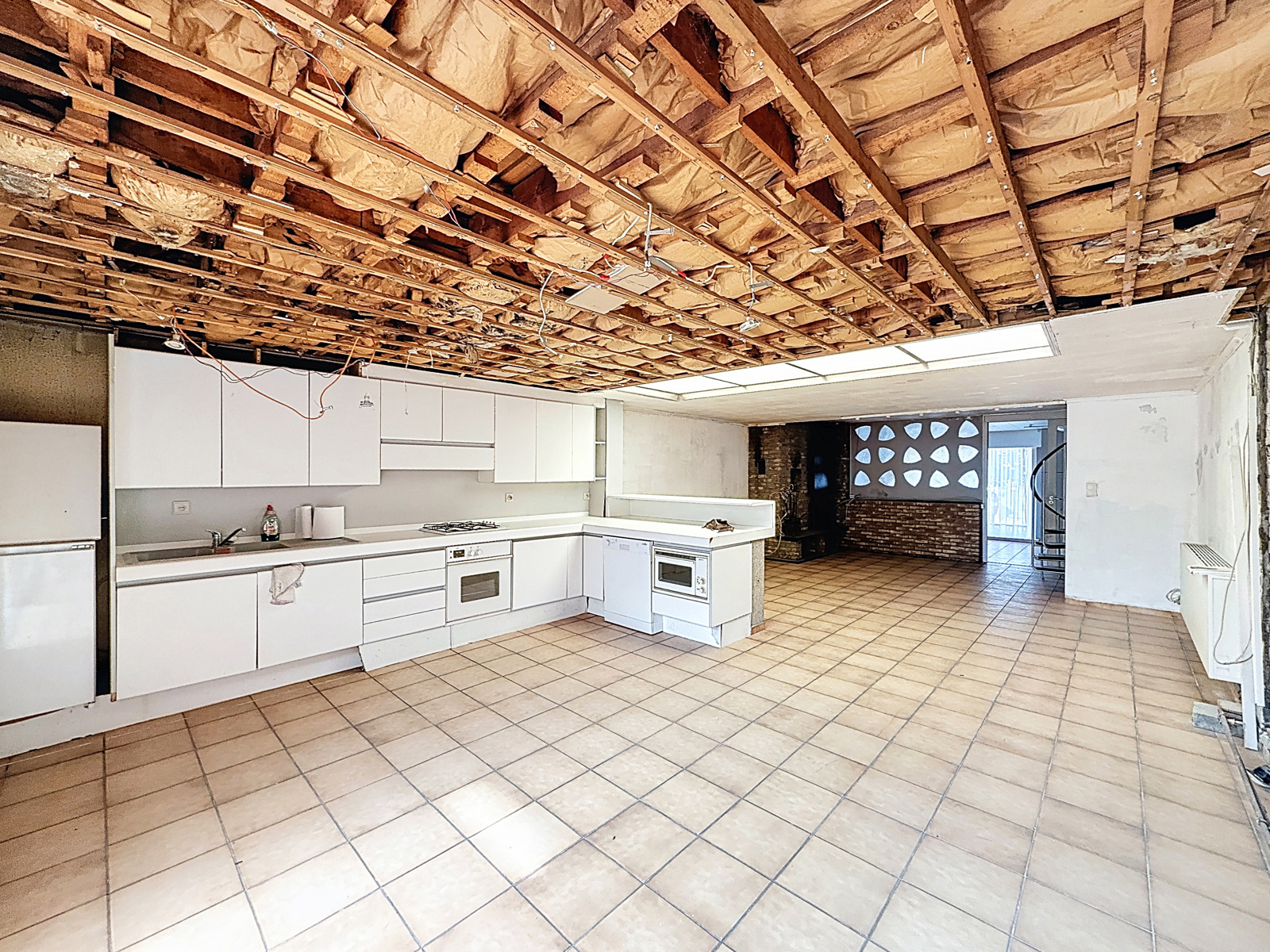 Maison à rénover située à Mouscron avec jardin 