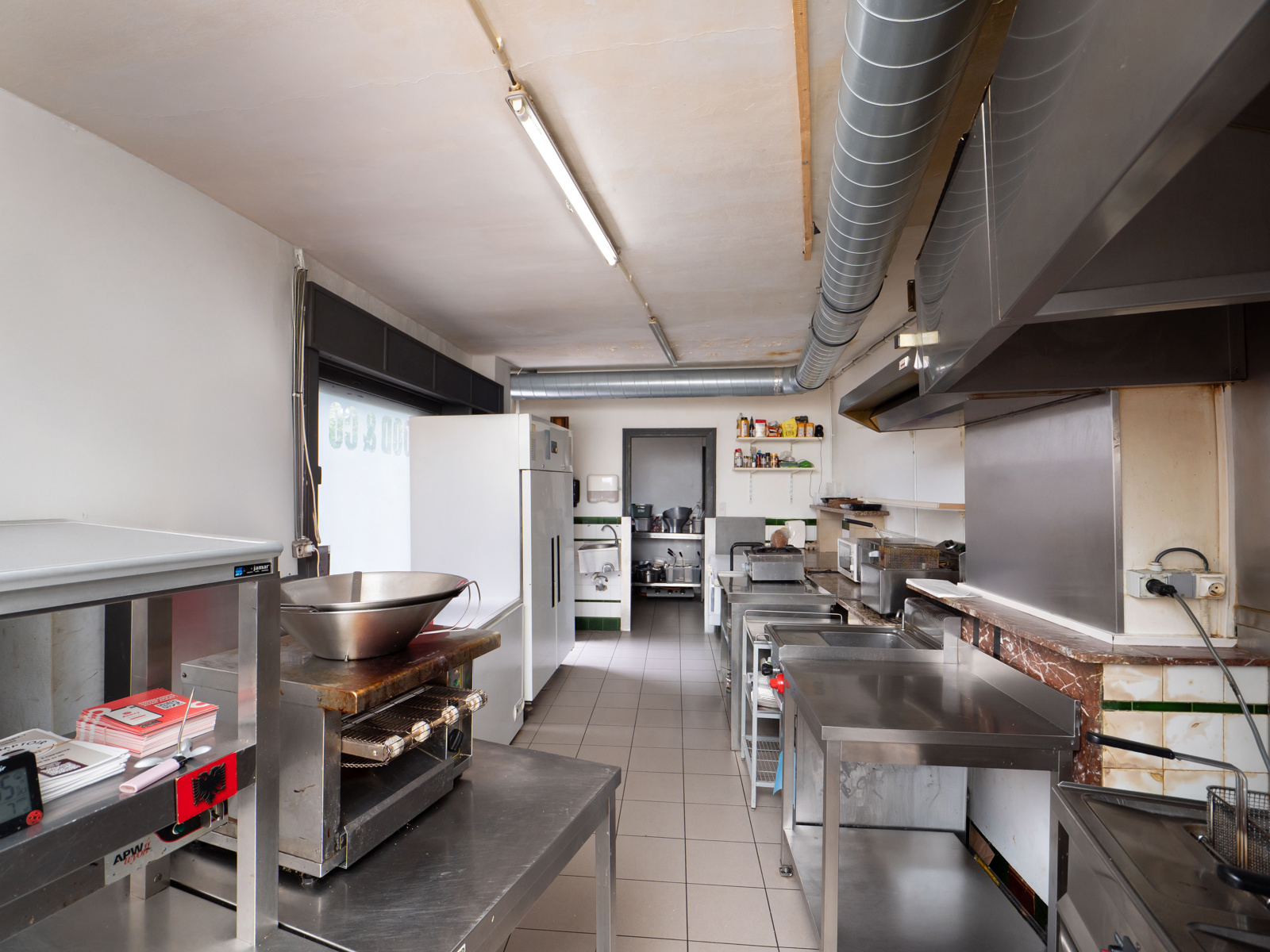 Pas-de-porte – Snack/Restaurant réputé à Dottignies – 