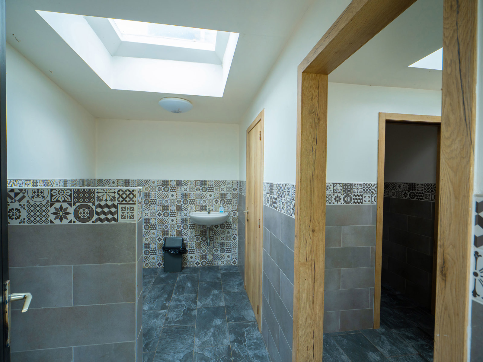 Pas-de-porte – Snack/Restaurant réputé à Dottignies – 