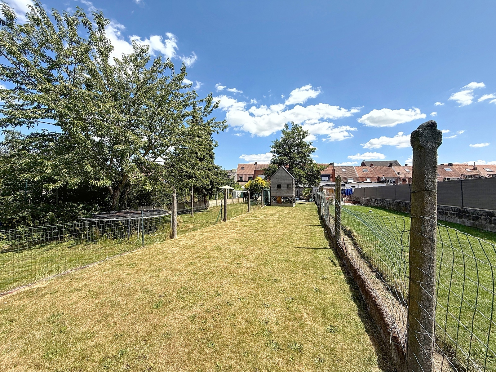 Maison entièrement rénovée, 3 chambres avec jardin