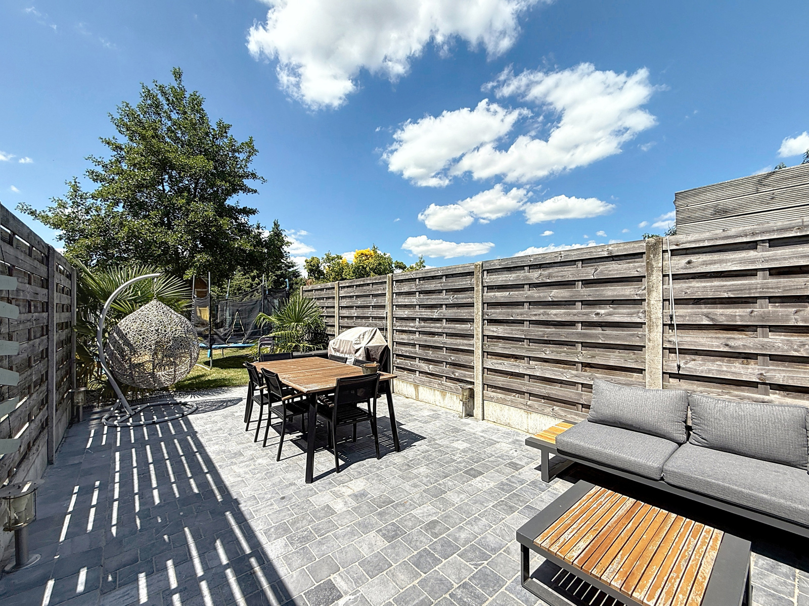 Maison entièrement rénovée, 3 chambres avec jardin