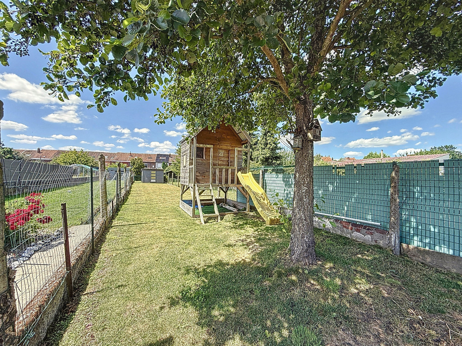 Maison entièrement rénovée, 3 chambres avec jardin