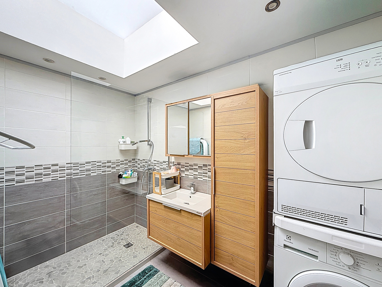 Maison entièrement rénovée, 3 chambres avec jardin