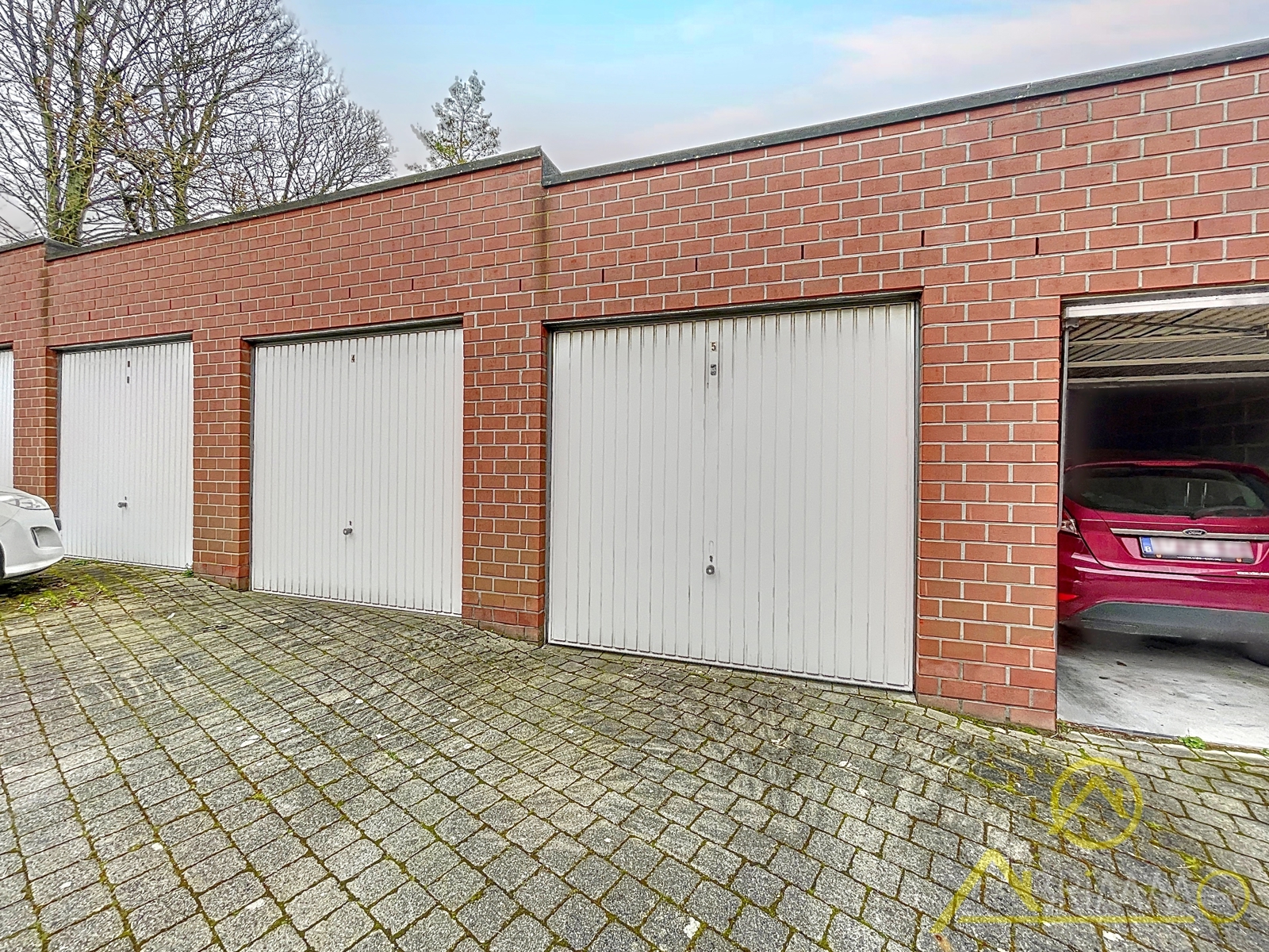 Appartement 2 ch. en centre-ville avec balcon et garage