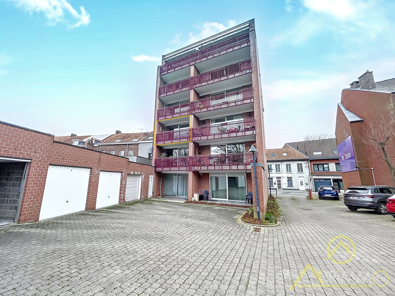 Appartement 2 ch. en centre-ville avec balcon et garage
