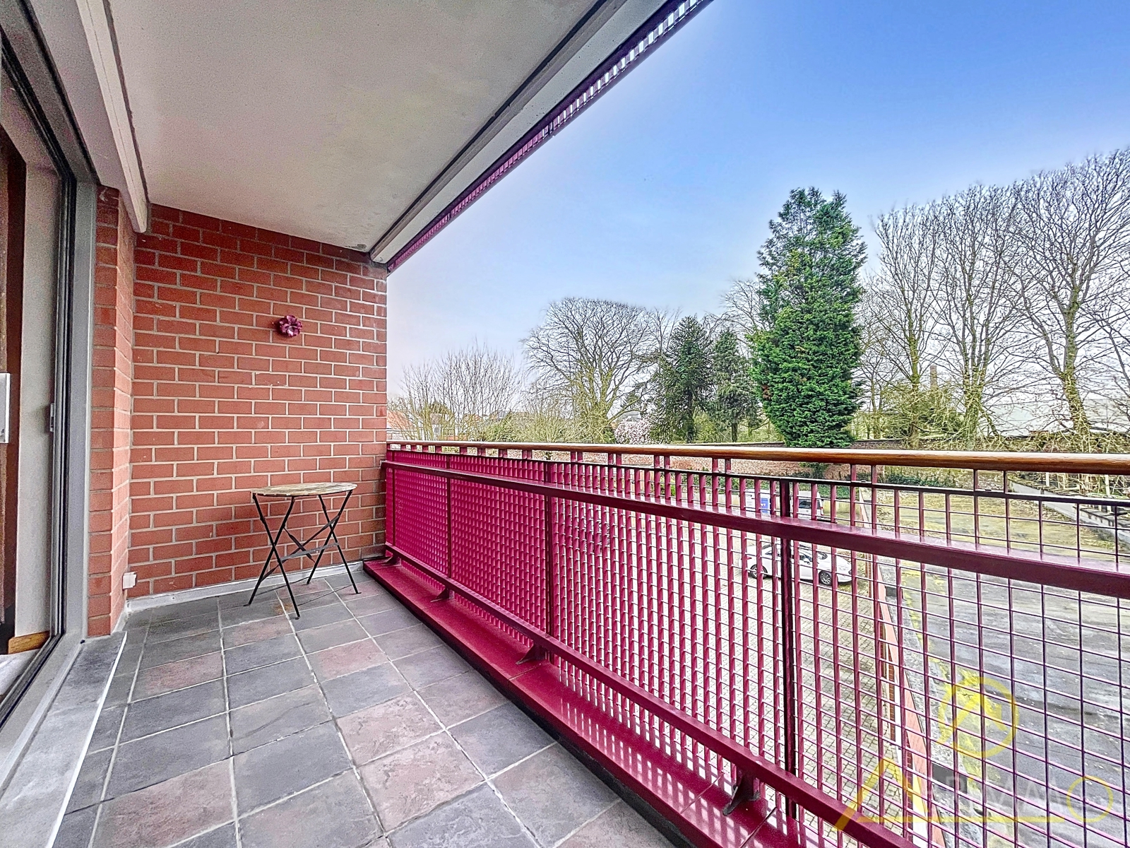 Appartement 2 ch. en centre-ville avec balcon et garage