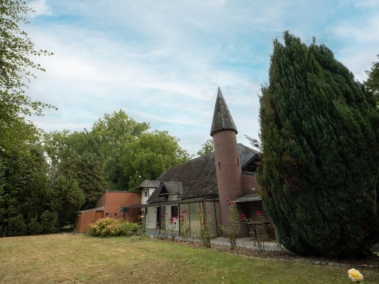 Maison de style cottage à la campagne