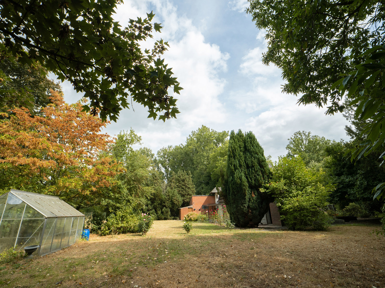 Maison de style cottage à la campagne