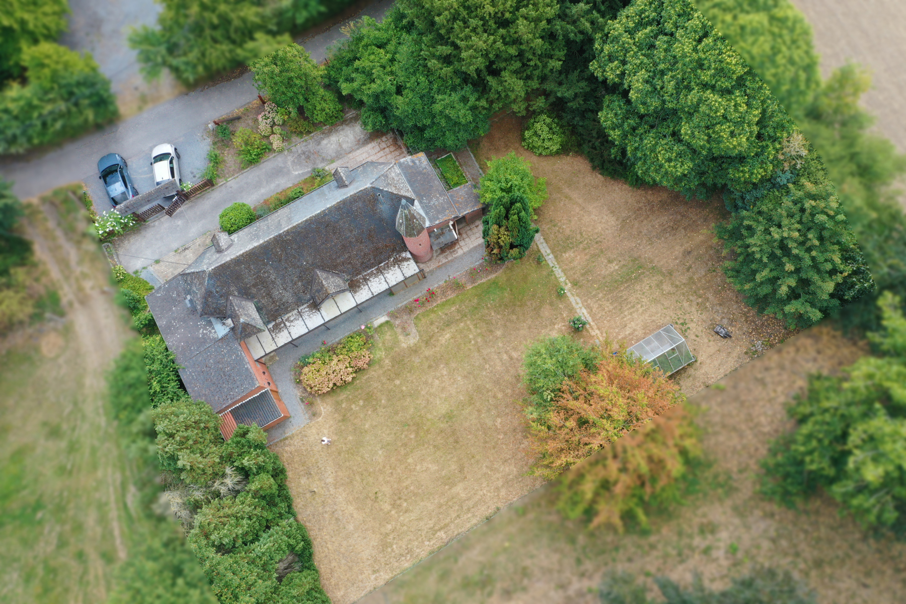 Maison de style cottage à la campagne
