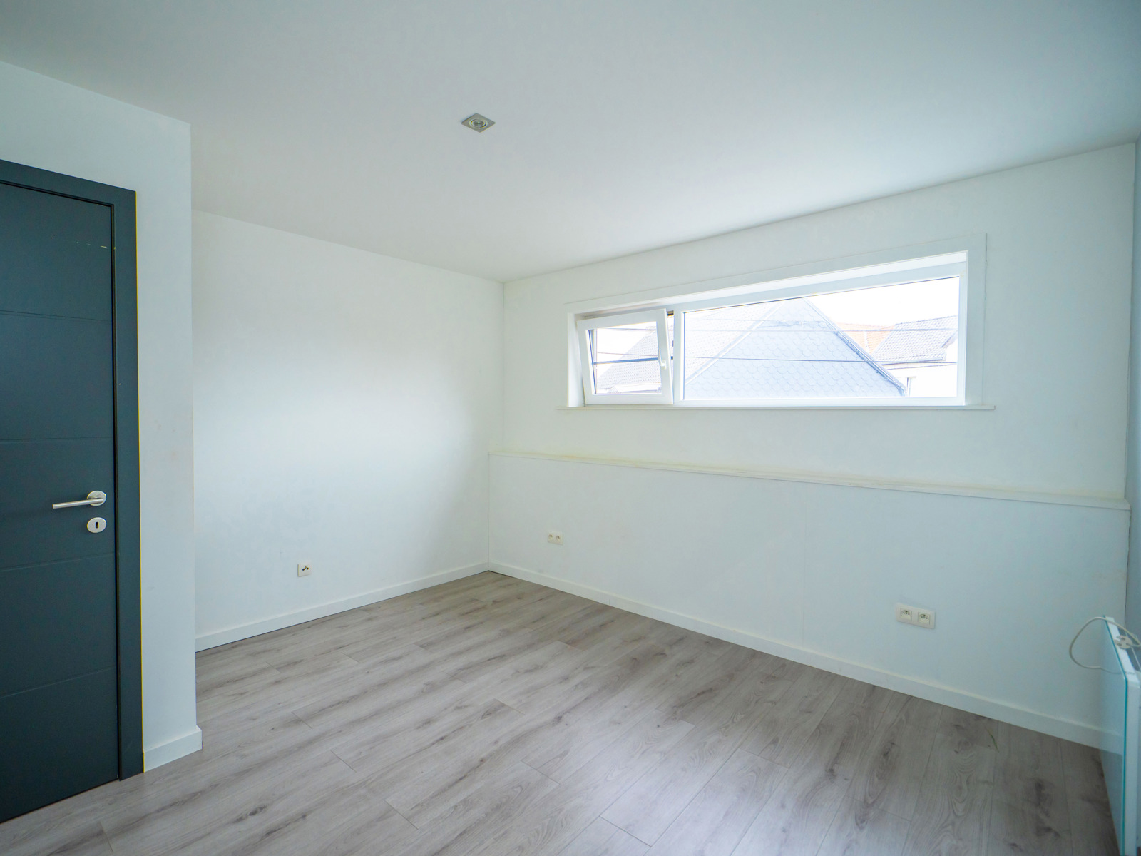 Maison 3 façades récente (2018) avec 4 chambres à Dottignies