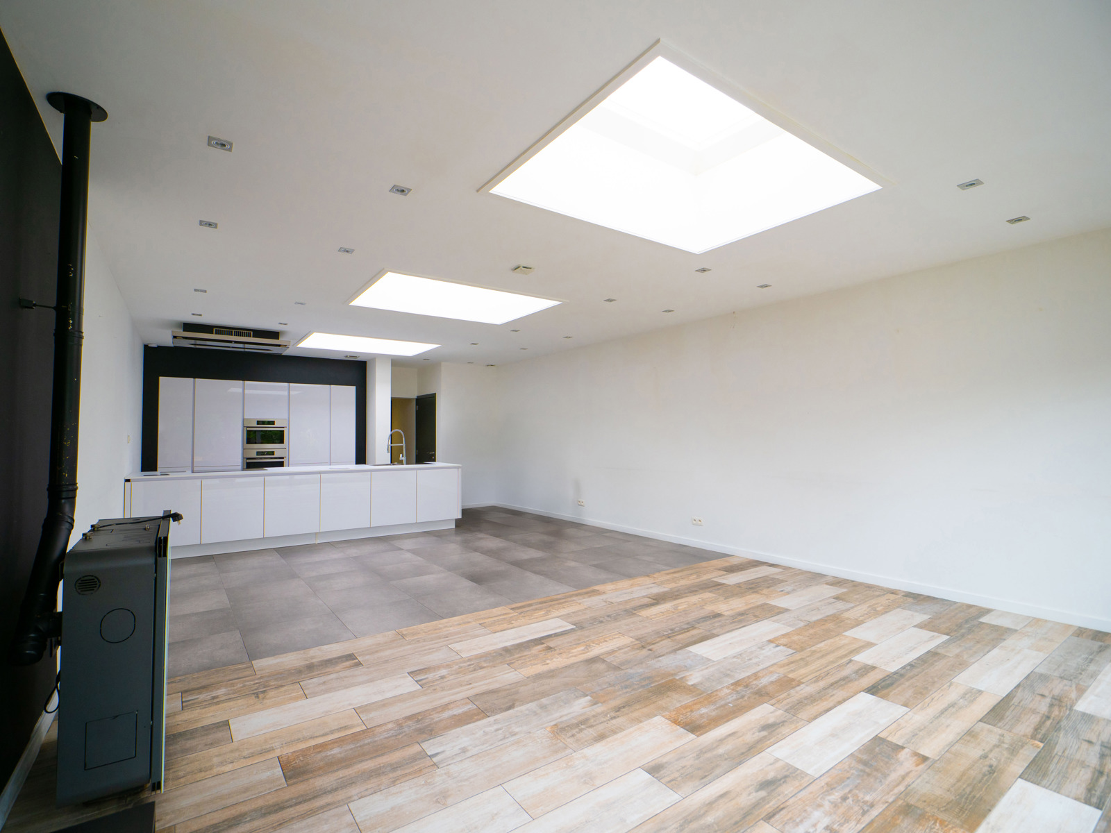 Maison 3 façades récente (2018) avec 4 chambres à Dottignies