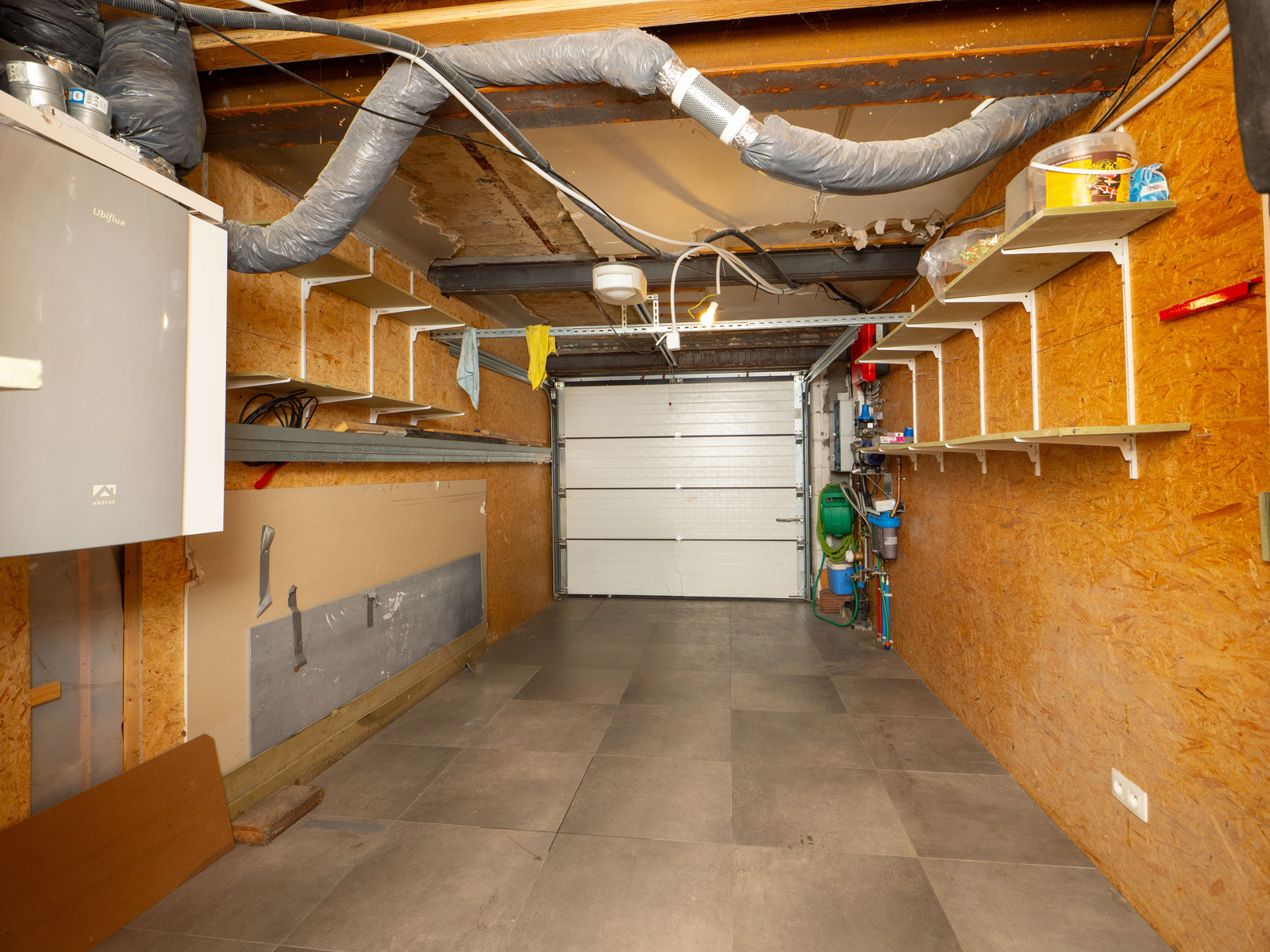 Maison 3 façades récente (2018) avec 4 chambres à Dottignies