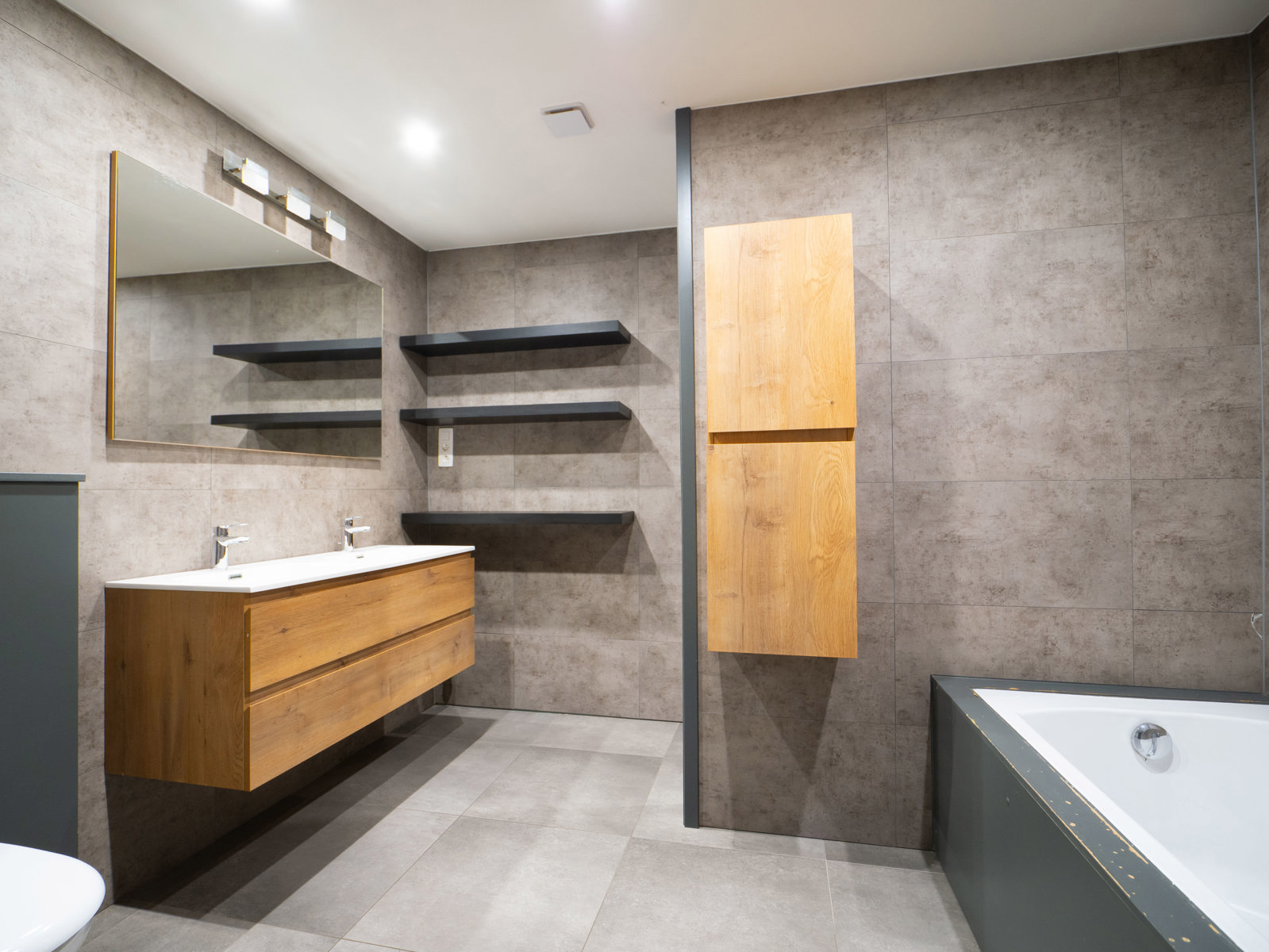 Maison 3 façades récente (2018) avec 4 chambres à Dottignies